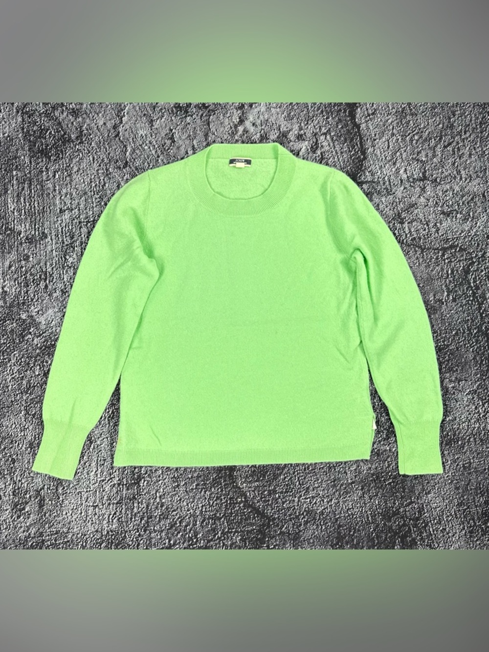 J. Crew Lightweight Crewneck Sweater in Neon Lime 100% CAHSMERE SIZE M